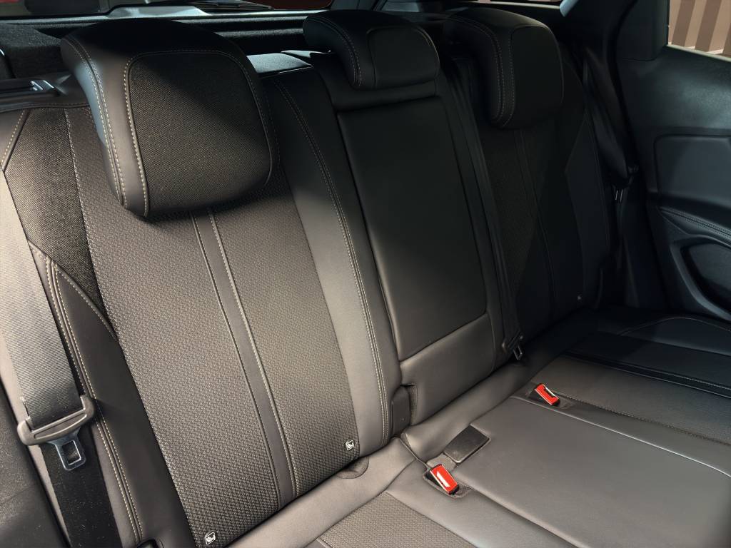 PEUGEOT 3008 1.5 BlueHDi GT EAT8-image-7