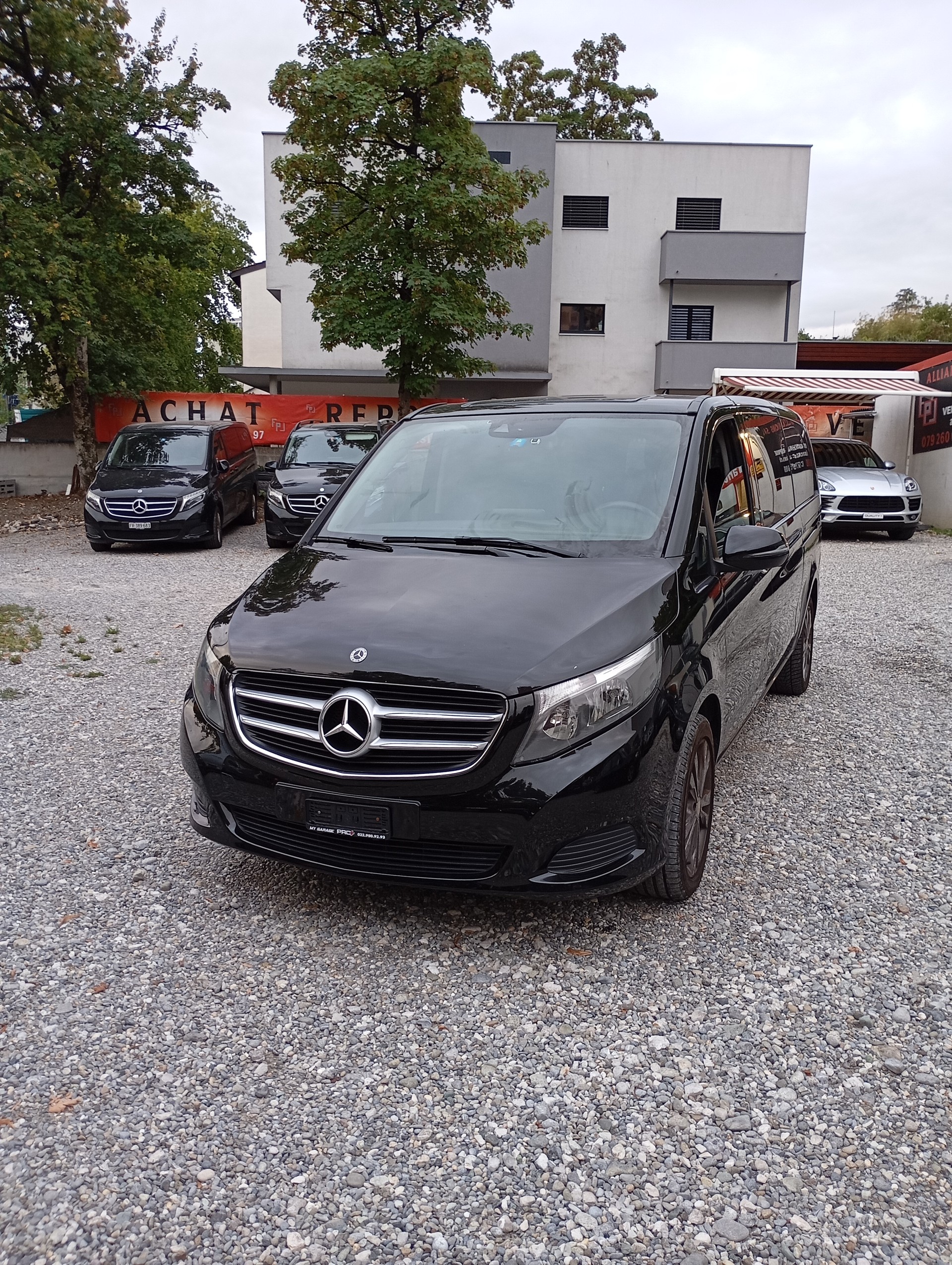 MERCEDES-BENZ V 220