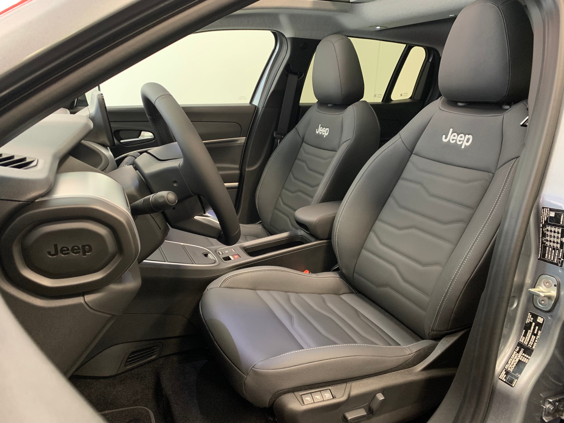 JEEP Avenger 54kWh Summit Sky-image-13