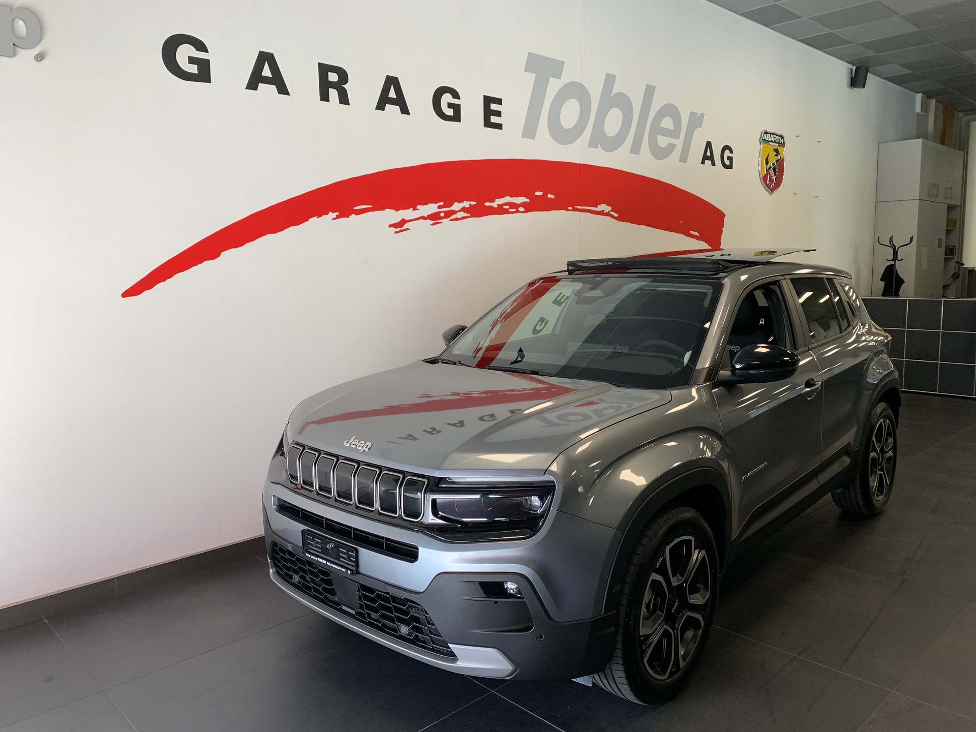 JEEP Avenger 54kWh Summit Sky-showroom-element-2