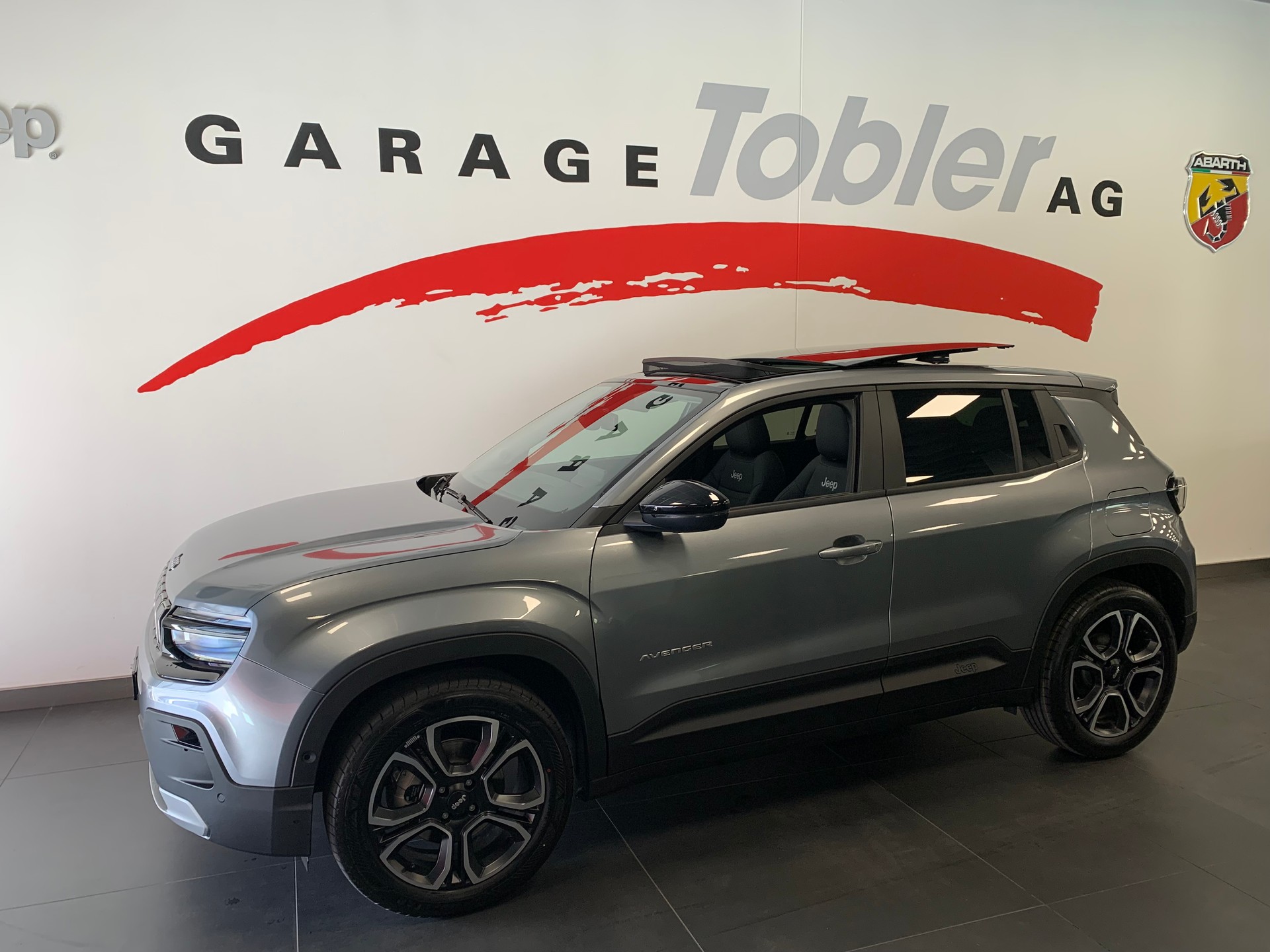 JEEP Avenger 54kWh Summit Sky-showroom-element-1