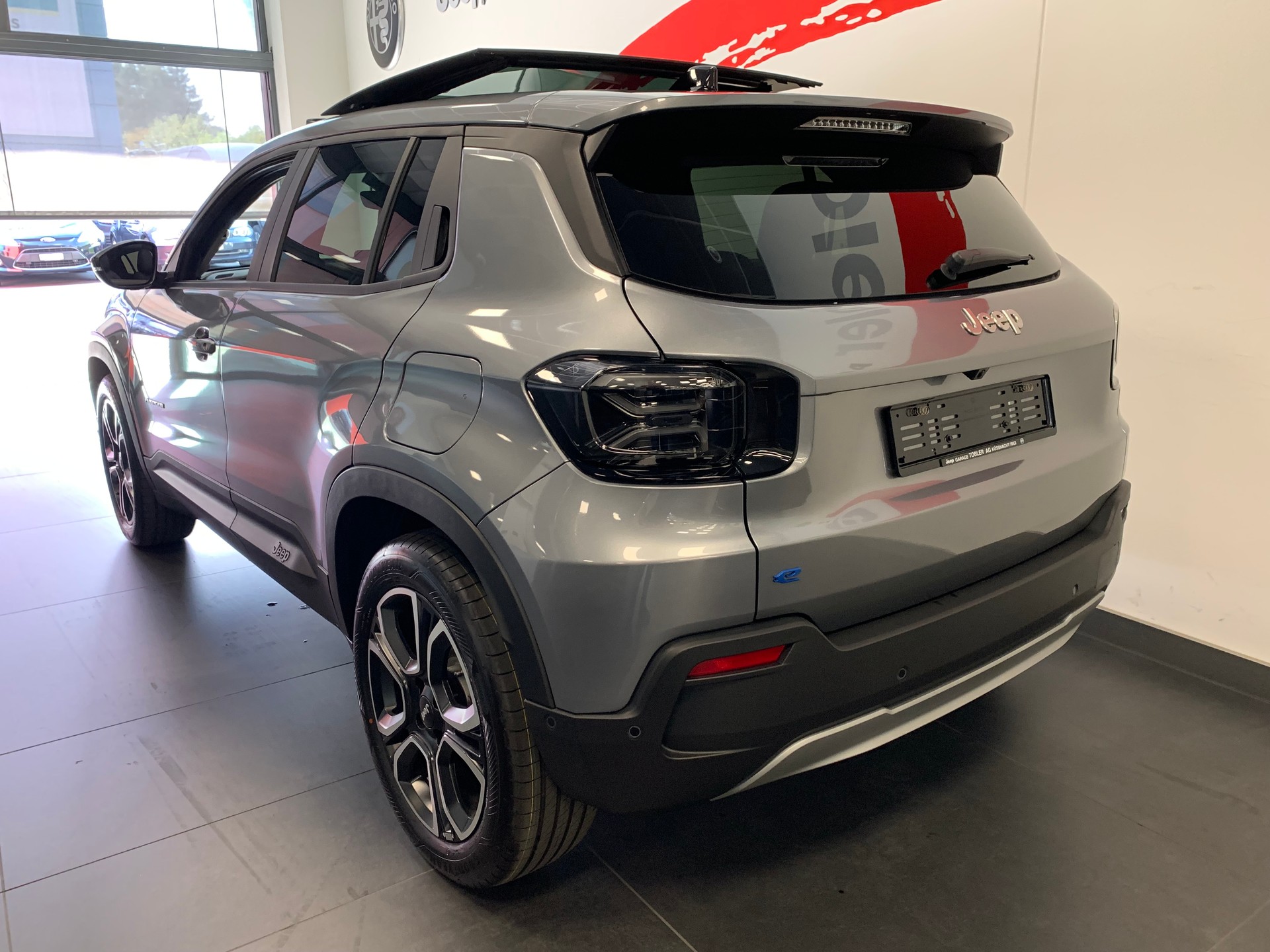 JEEP Avenger 54kWh Summit Sky-image-9