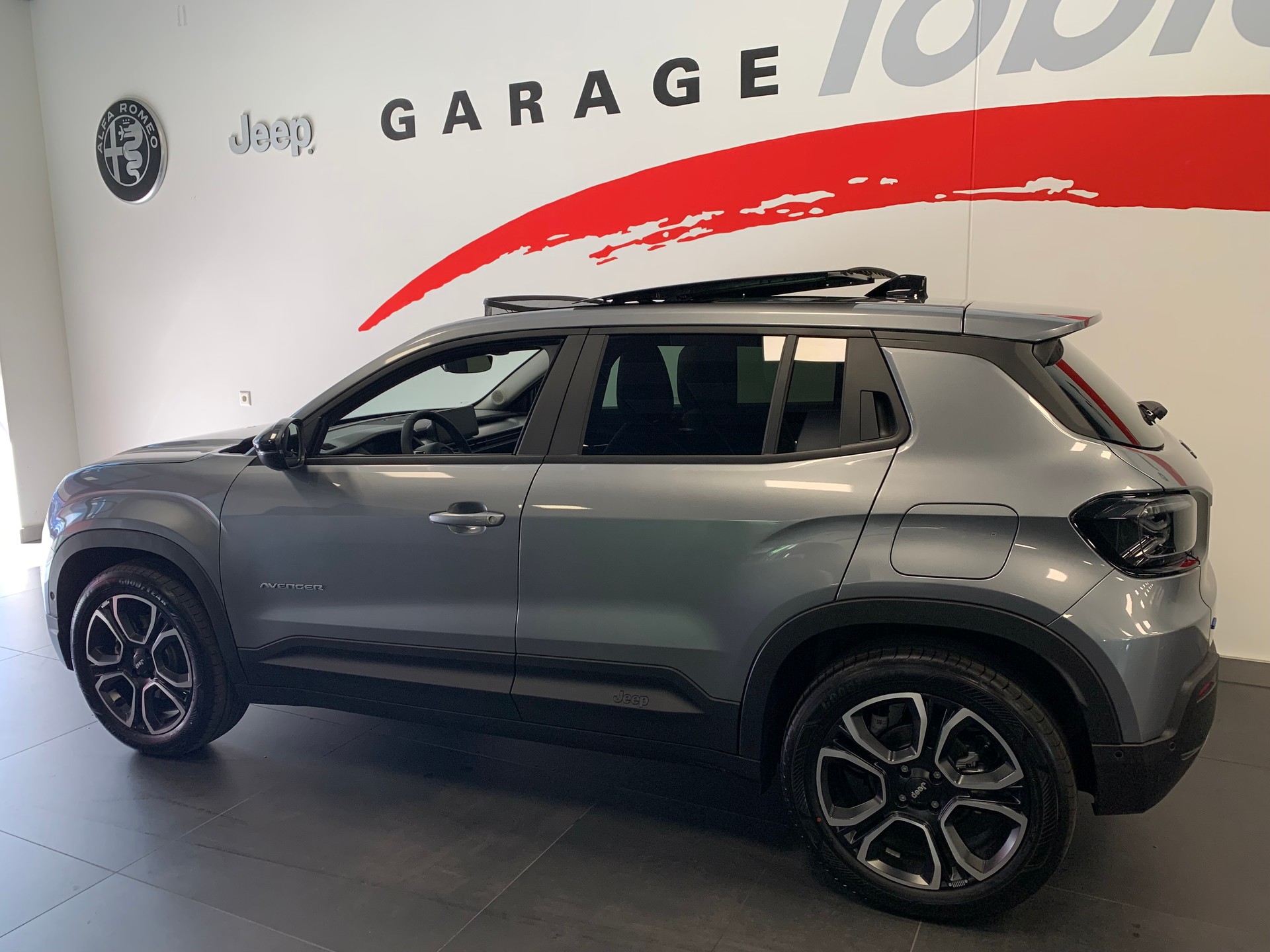 JEEP Avenger 54kWh Summit Sky-image-7