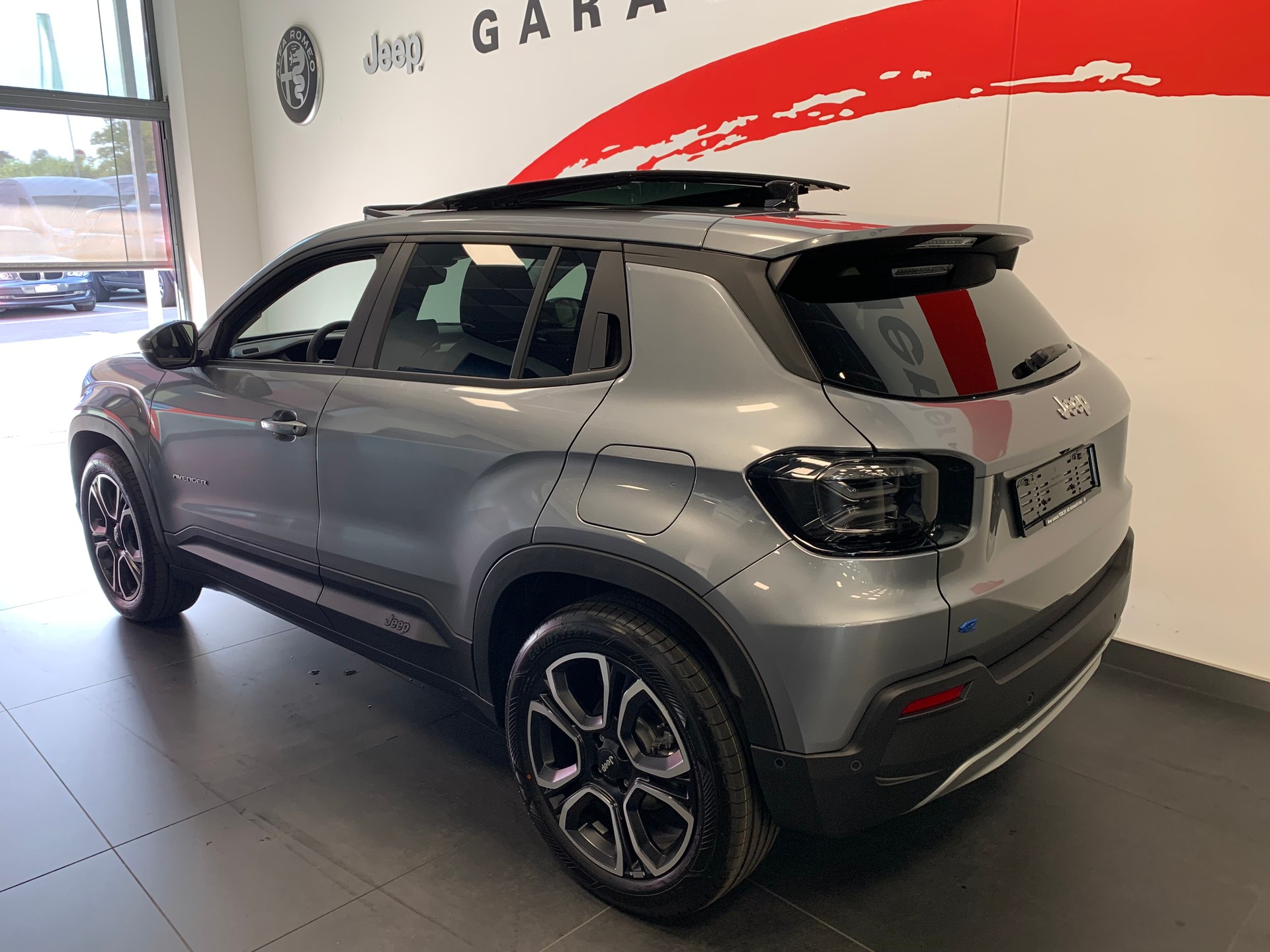 JEEP Avenger 54kWh Summit Sky-image-8