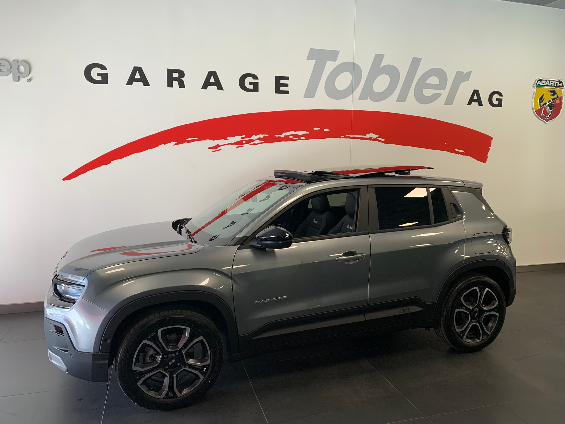 JEEP Avenger 54kWh Summit Sky-showroom-element-3