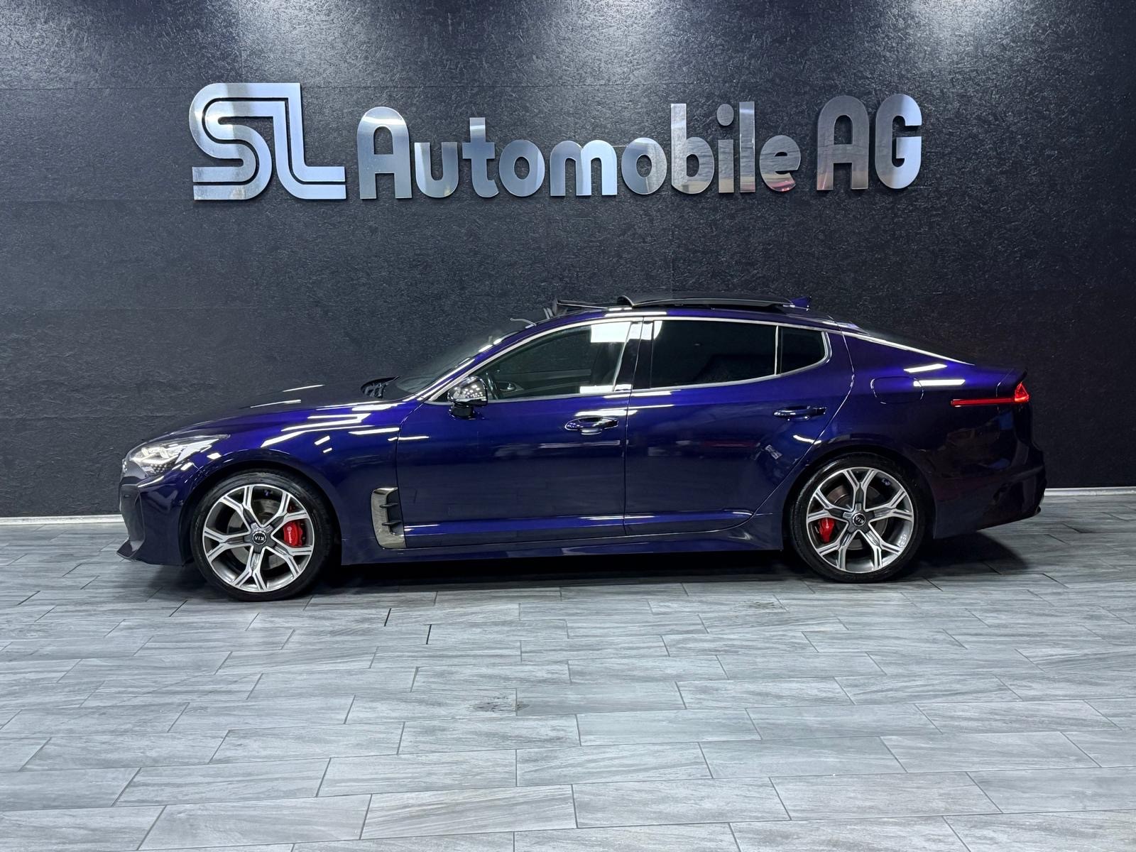 KIA Stinger 3.3 T-GDi GT Automat AWD-showroom-element-3