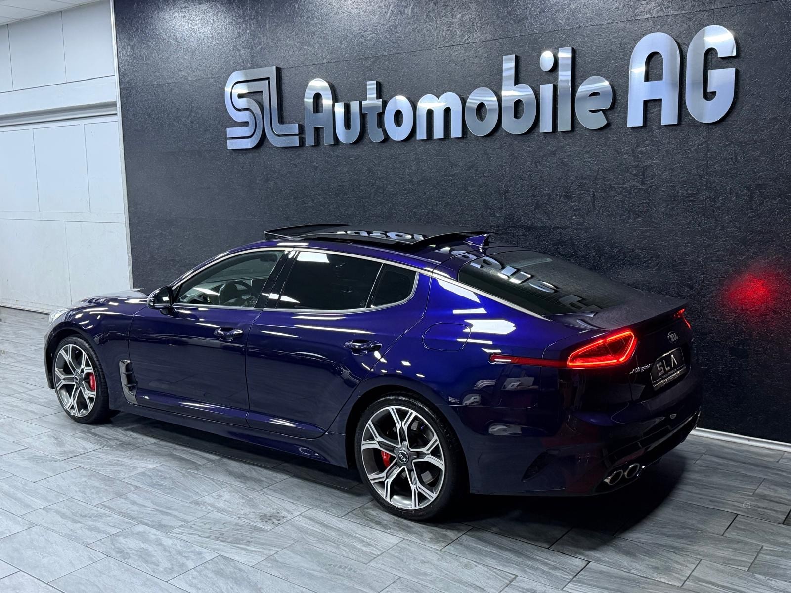 KIA Stinger 3.3 T-GDi GT Automat AWD-image-4