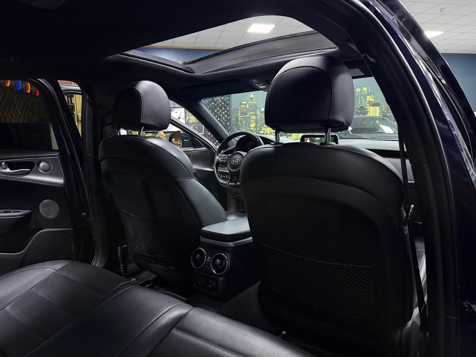 KIA Stinger 3.3 T-GDi GT Automat AWD-image-11