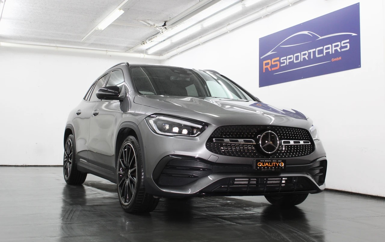 MERCEDES-BENZ GLA 220d 4Matic AMG Line 8G-DCT Sport-Paket Black / CH-Fahrzeug-showroom-element-1