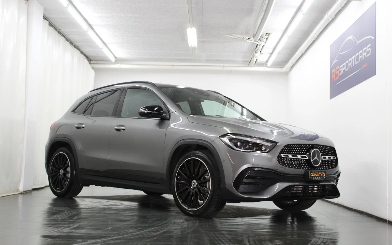 MERCEDES-BENZ GLA 220d 4Matic AMG Line 8G-DCT Sport-Paket Black / CH-Fahrzeug