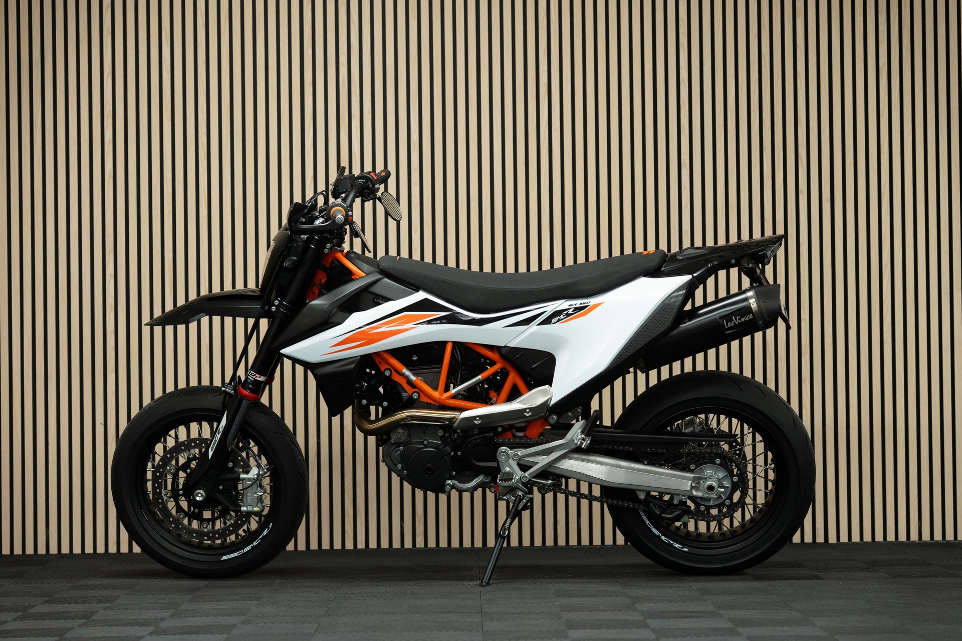 KTM 690 SMC R-image-1