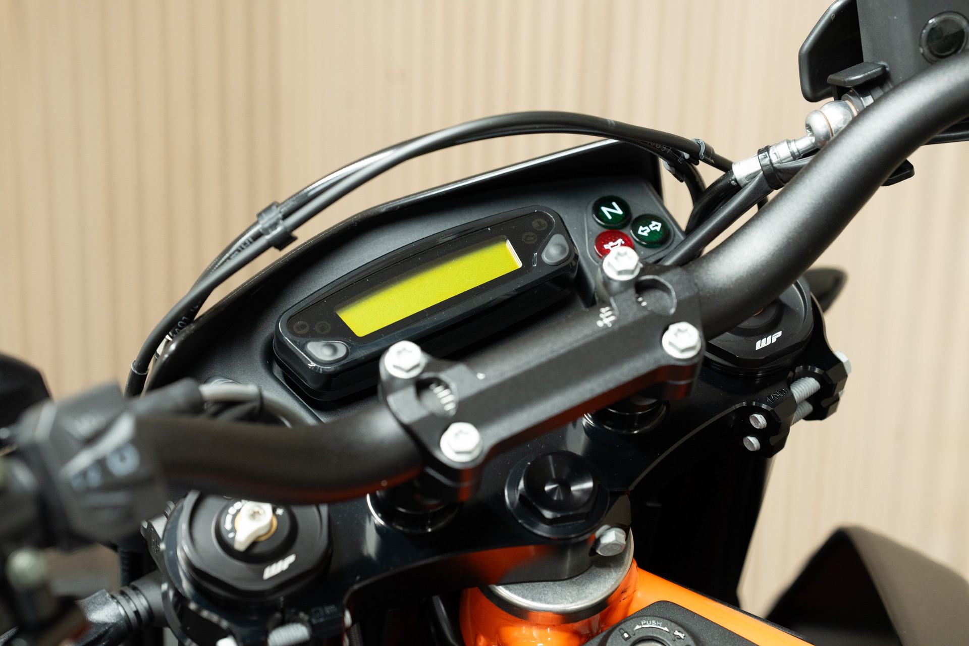 KTM 690 SMC R-image-2