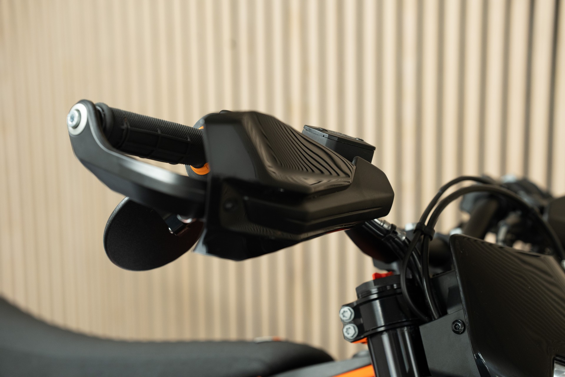 KTM 690 SMC R-image-7