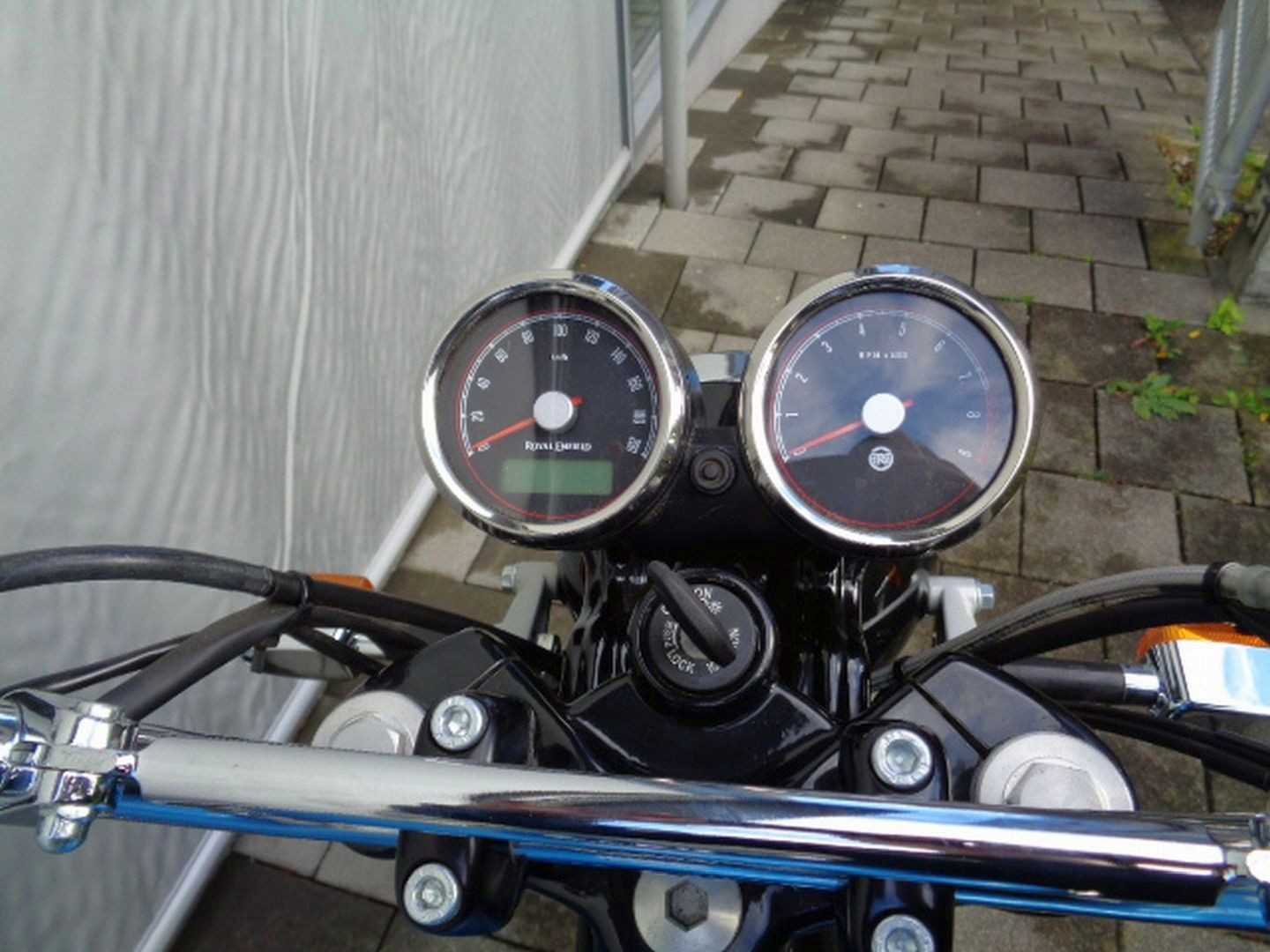 ROYAL ENFIELD INTERCEPTOR 650 TWIN-image-7