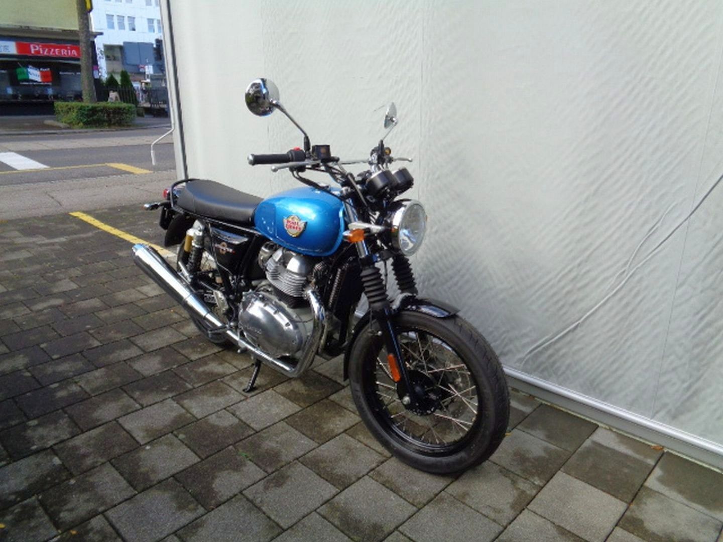 ROYAL ENFIELD INTERCEPTOR 650 TWIN-image-3