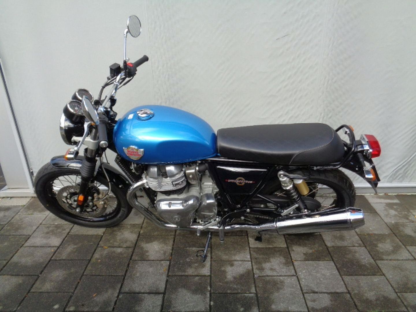 ROYAL ENFIELD INTERCEPTOR 650 TWIN-image-4