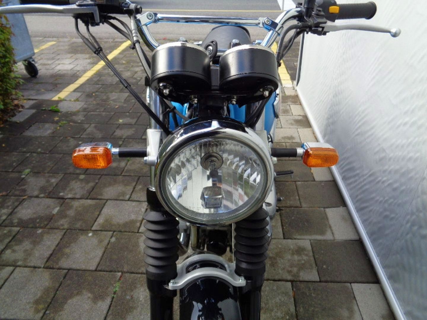 ROYAL ENFIELD INTERCEPTOR 650 TWIN-image-6