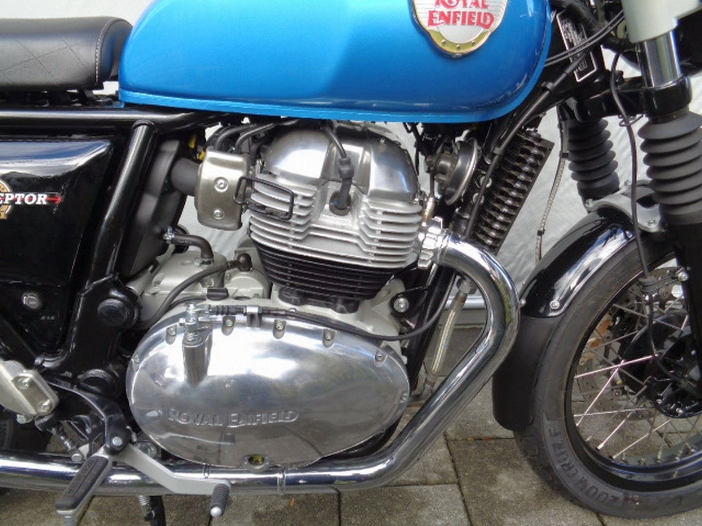 ROYAL ENFIELD INTERCEPTOR 650 TWIN-image-5
