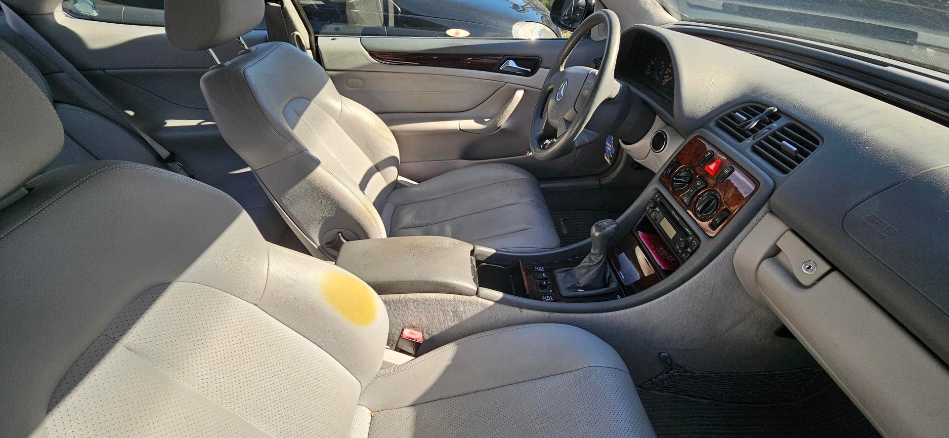 MERCEDES-BENZ CLK 200 Elégance-image-3