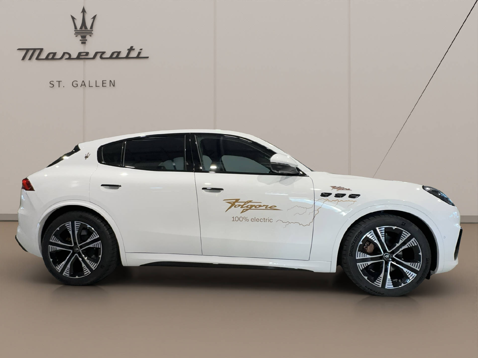 MASERATI Grecale Folgore-showroom-element-3
