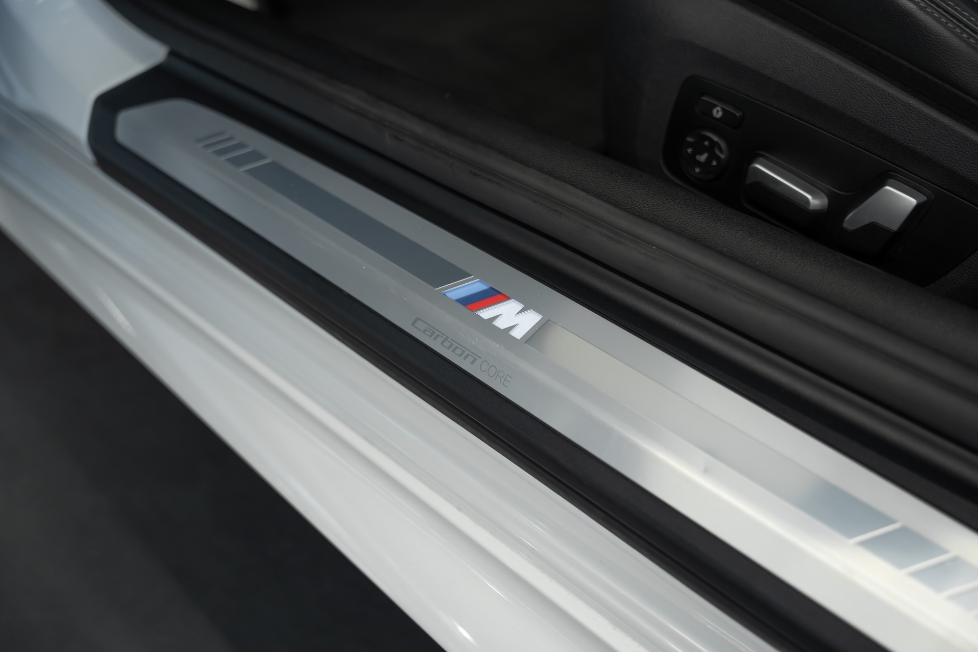 BMW 840d xDrive M Sport Steptronic-image-15