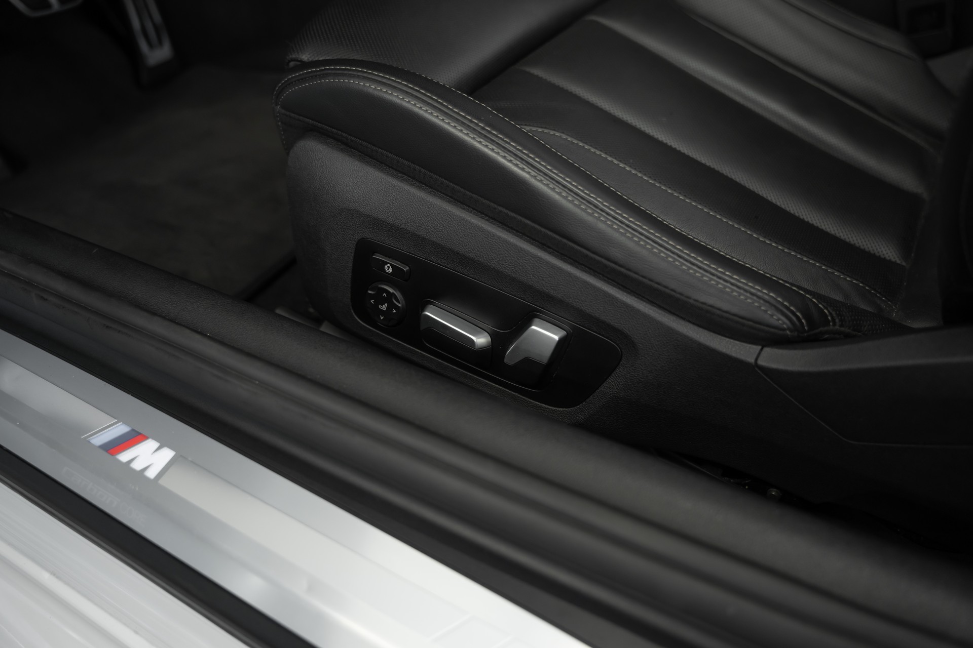BMW 840d xDrive M Sport Steptronic-image-16