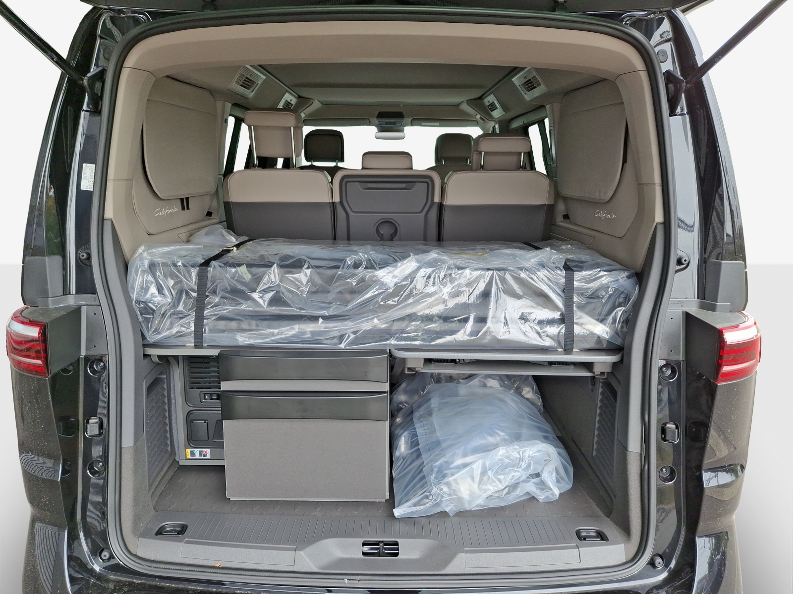 VW California 2.0 TSI Beach Tour-image-12