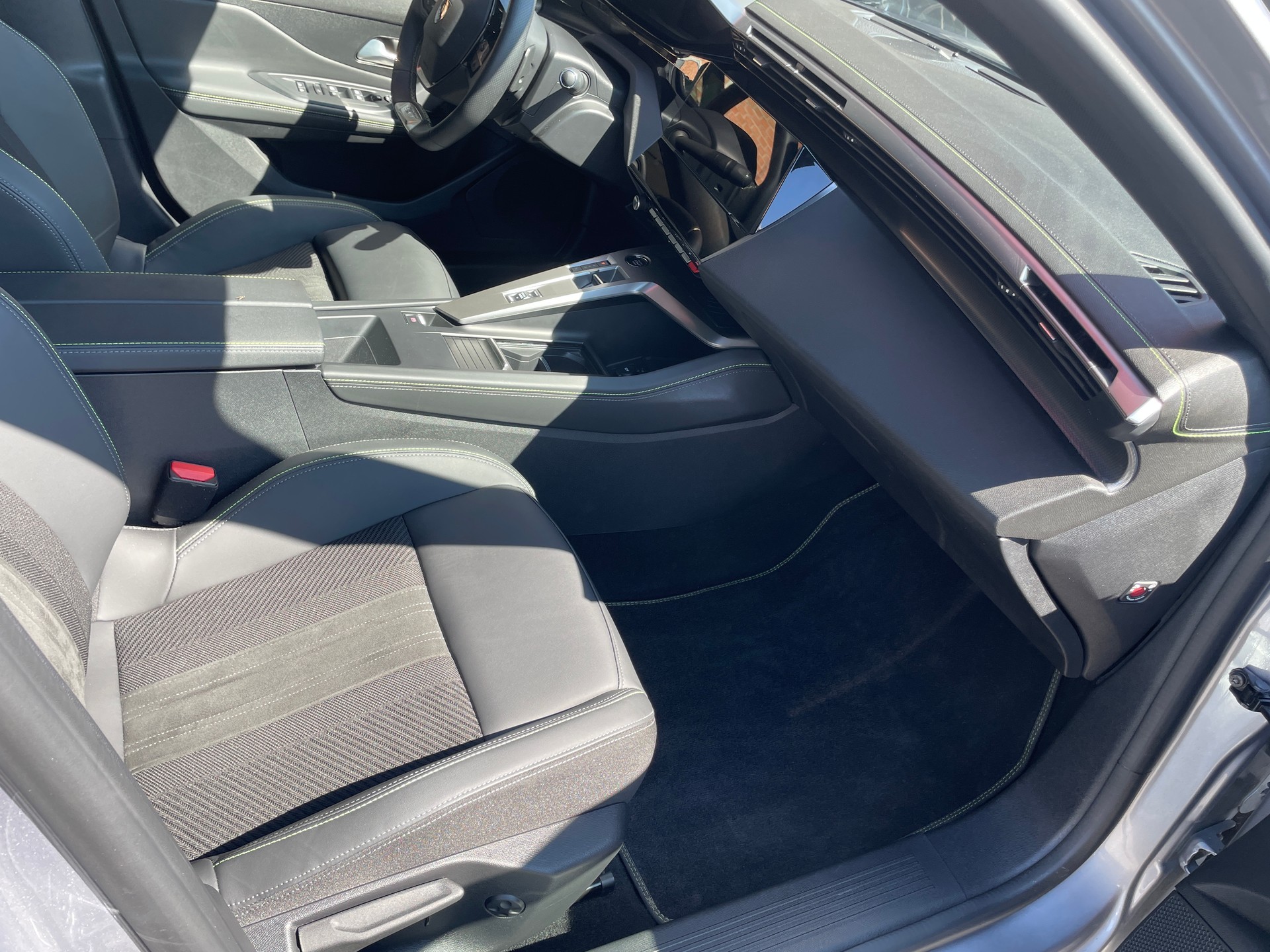 PEUGEOT 308 1.6 PHEV 225 GT-image-12