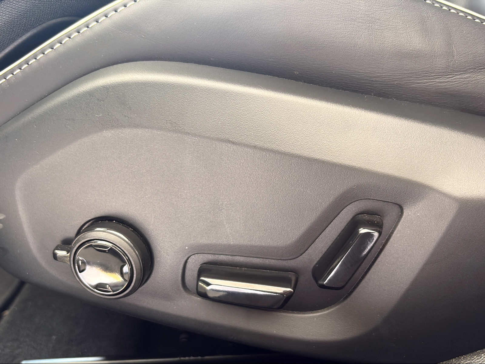 VOLVO V60 B4 Diesel Mild Hybrid Plus Dark Geartronic-image-12