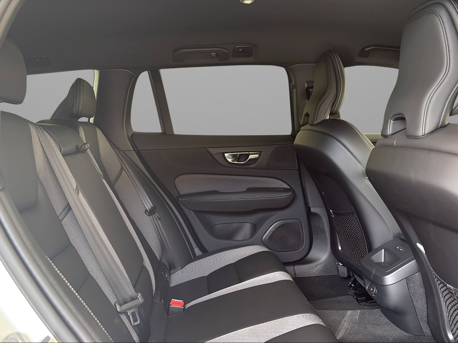 VOLVO V60 B4 Diesel Mild Hybrid Plus Dark Geartronic-image-10