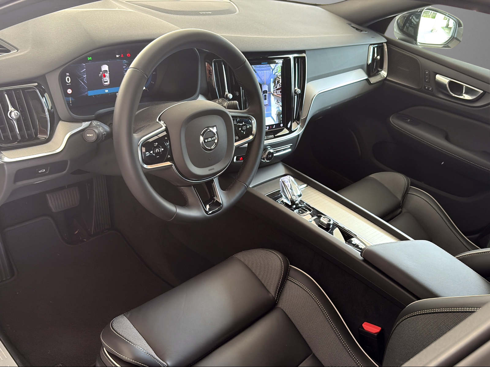 VOLVO V60 B4 Diesel Mild Hybrid Plus Dark Geartronic-image-7