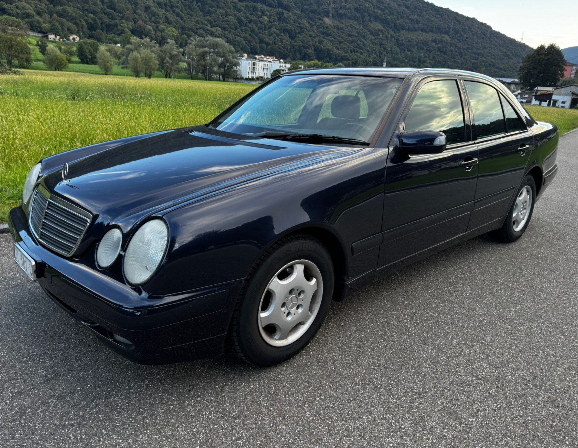MERCEDES-BENZ E 240 Classic