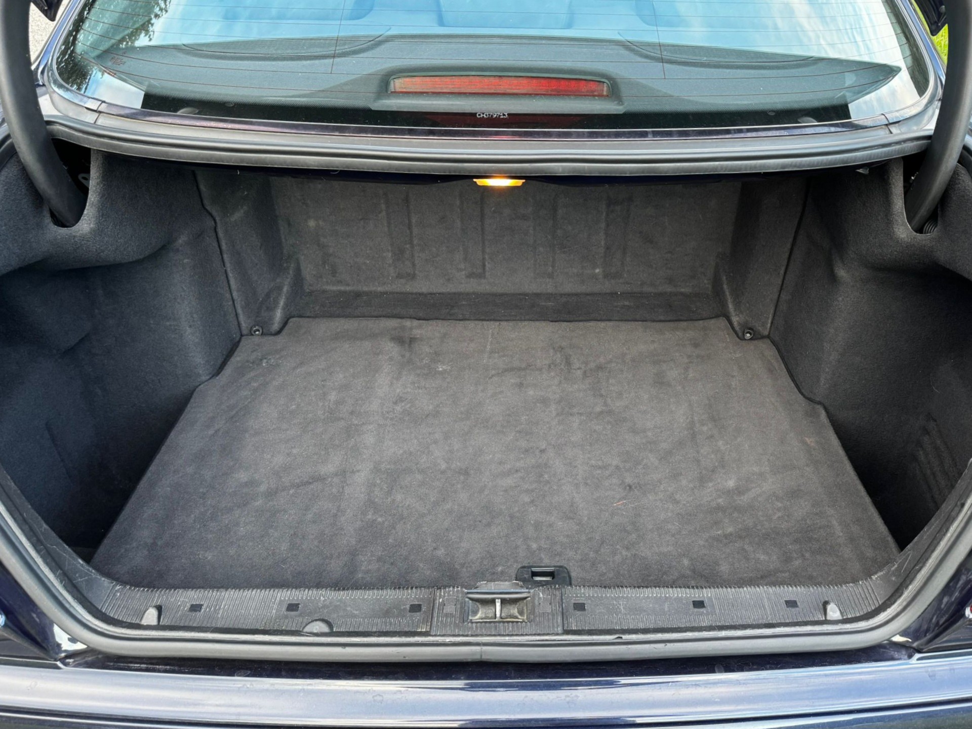 MERCEDES-BENZ E 240 Classic-image-14