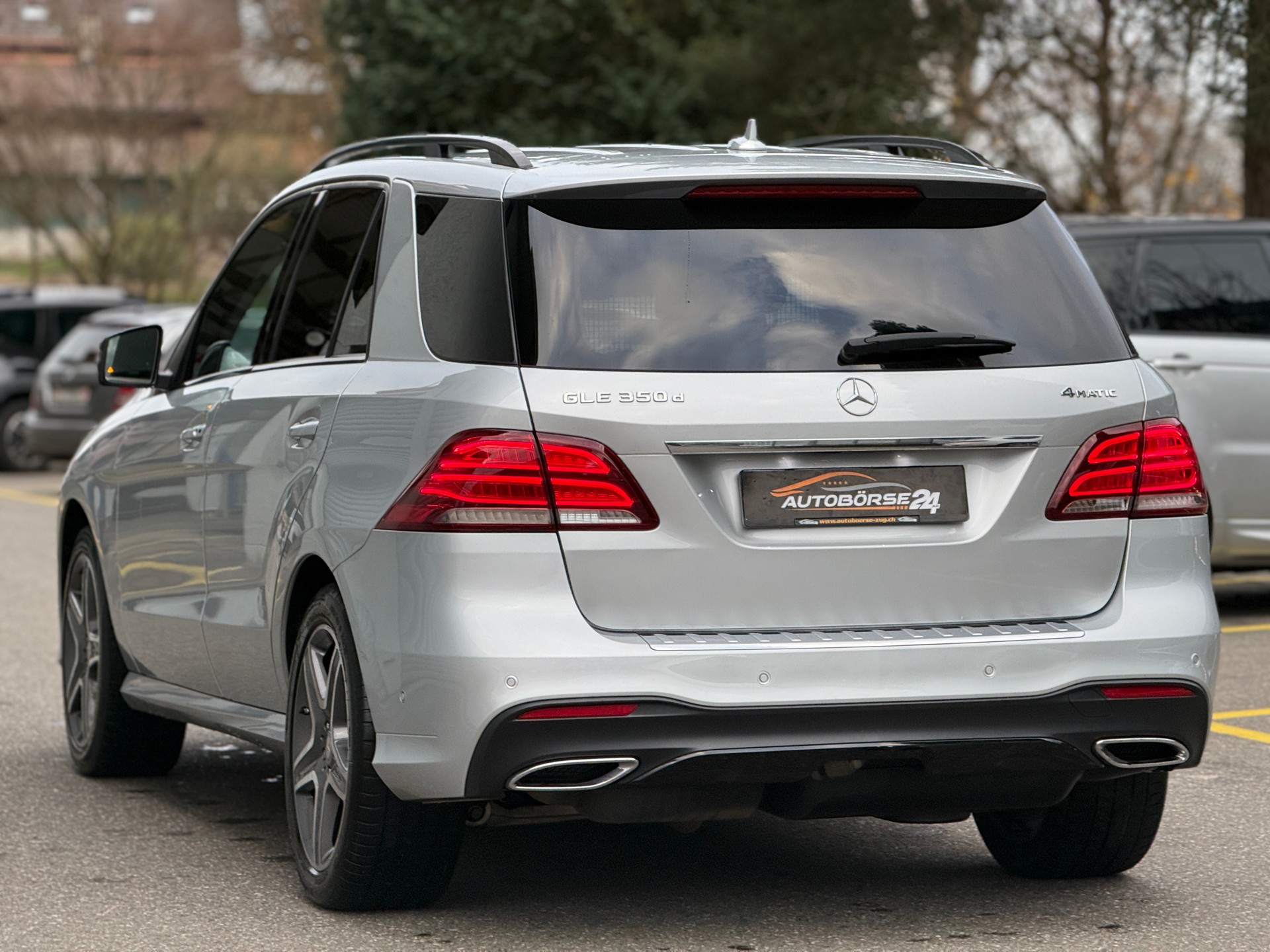 MERCEDES-BENZ GLE 350 d-showroom-element-3