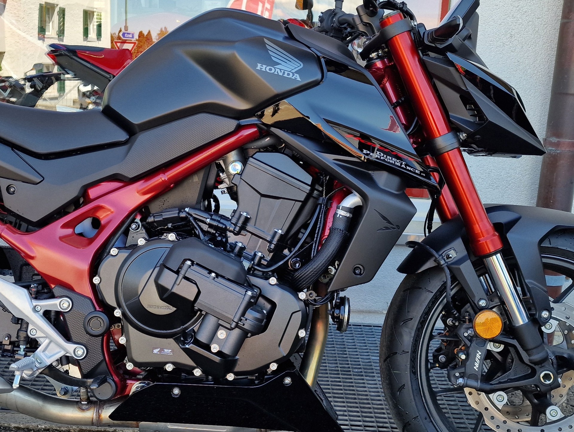 HONDA CB 750 Hornet NEW * E-Clutch * - 2026-image-4