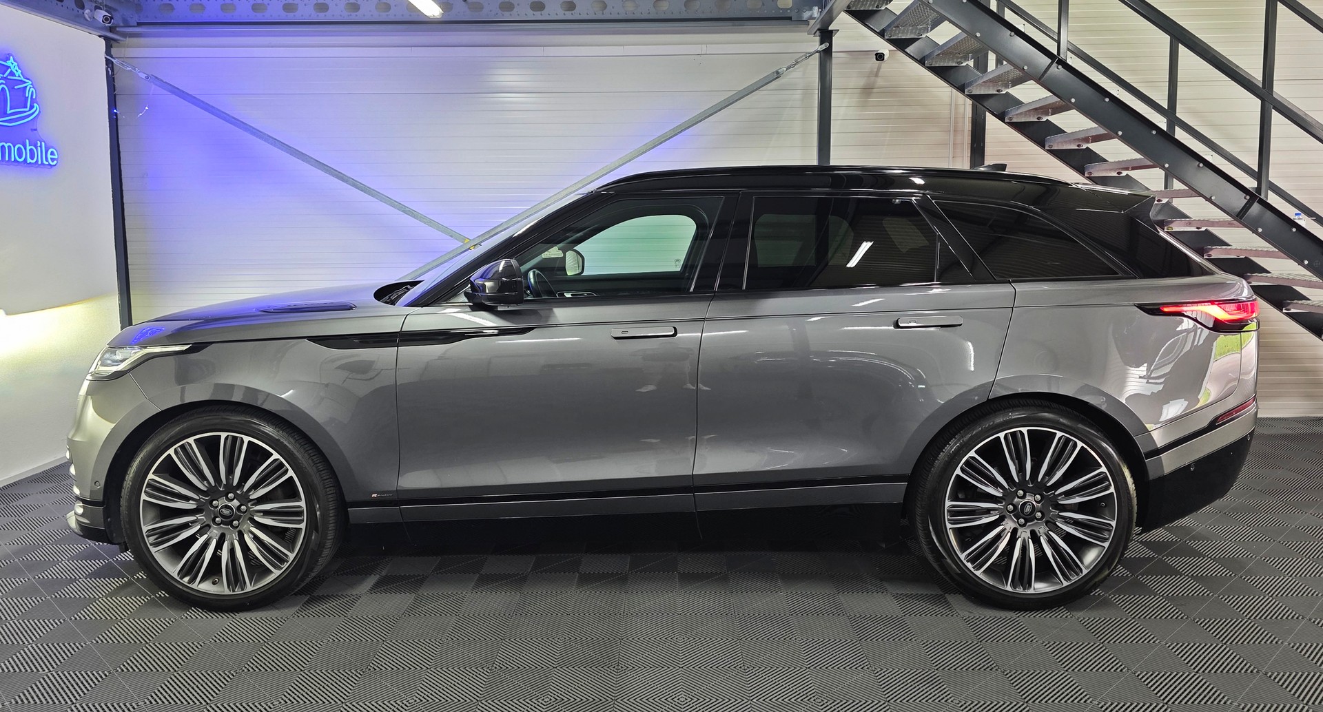 LAND ROVER R-Dynamic D 275 SE Automatic-image-9