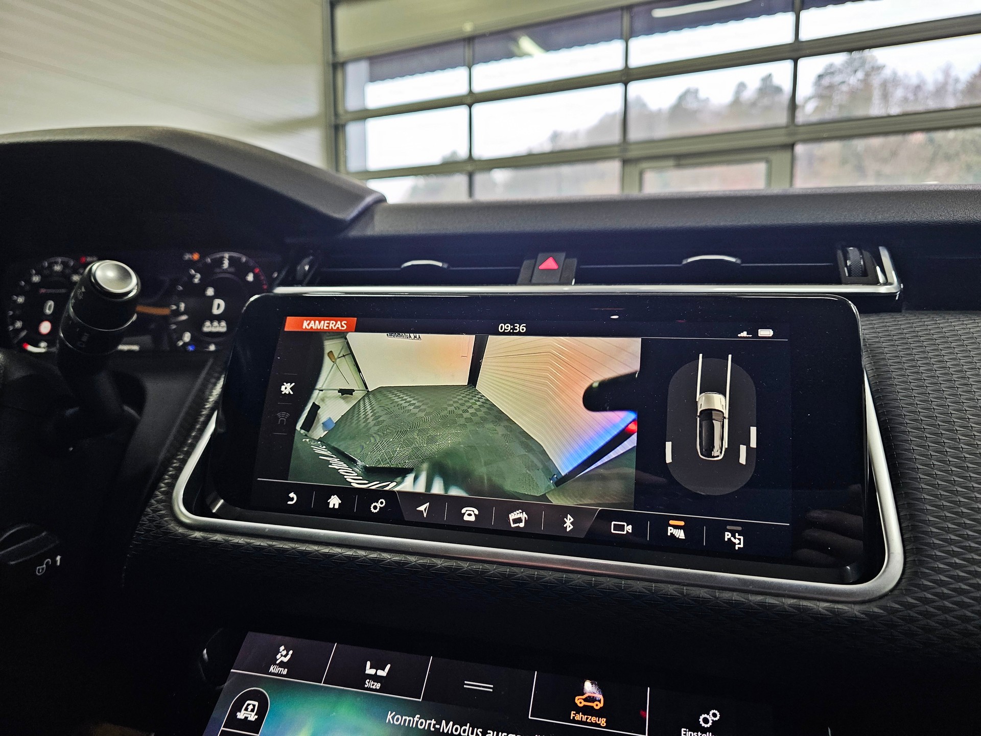 LAND ROVER R-Dynamic D 275 SE Automatic-image-27