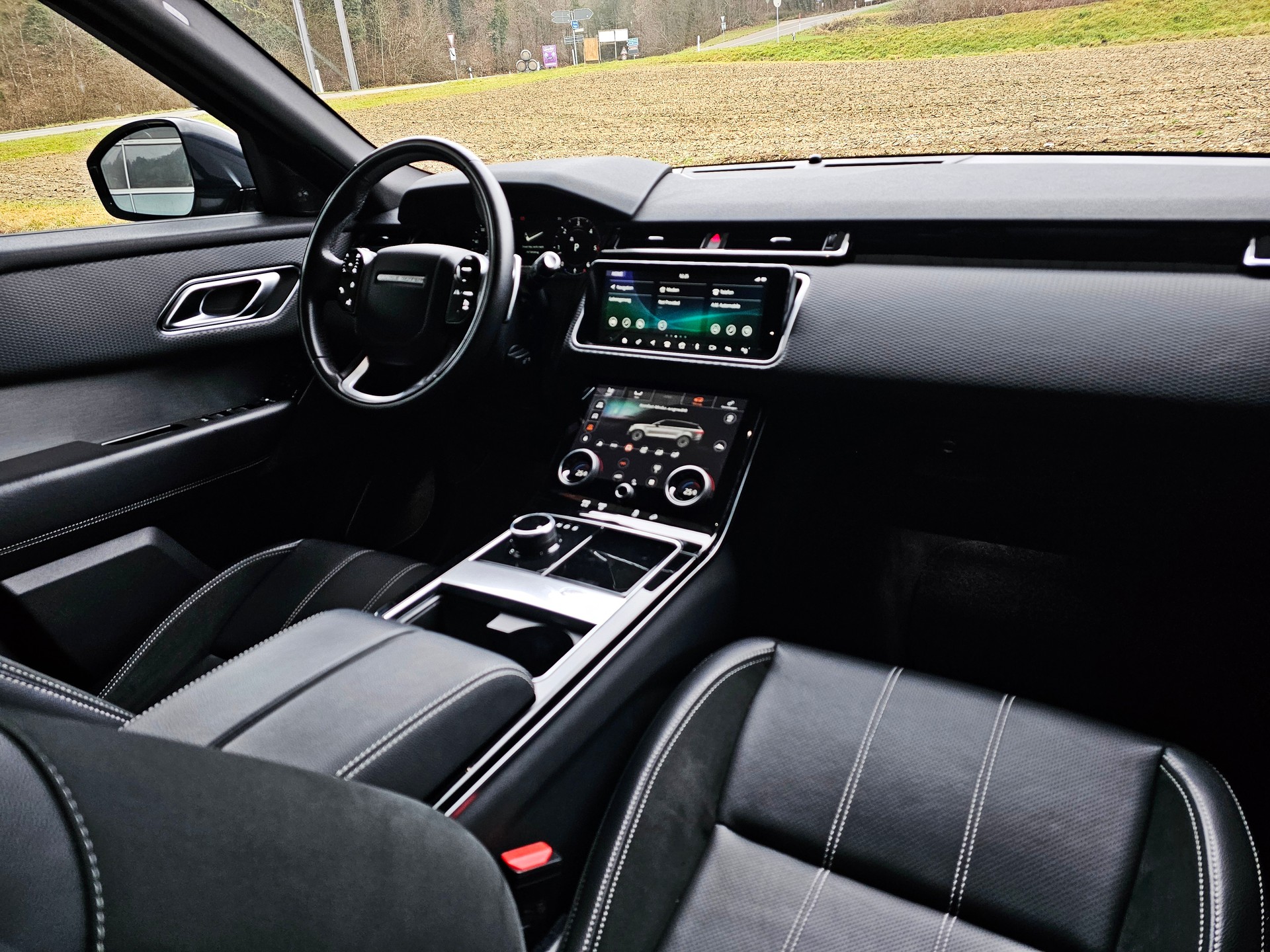 LAND ROVER R-Dynamic D 275 SE Automatic-image-17