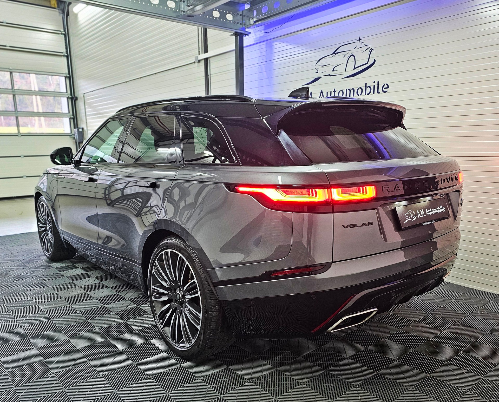 LAND ROVER R-Dynamic D 275 SE Automatic-image-5