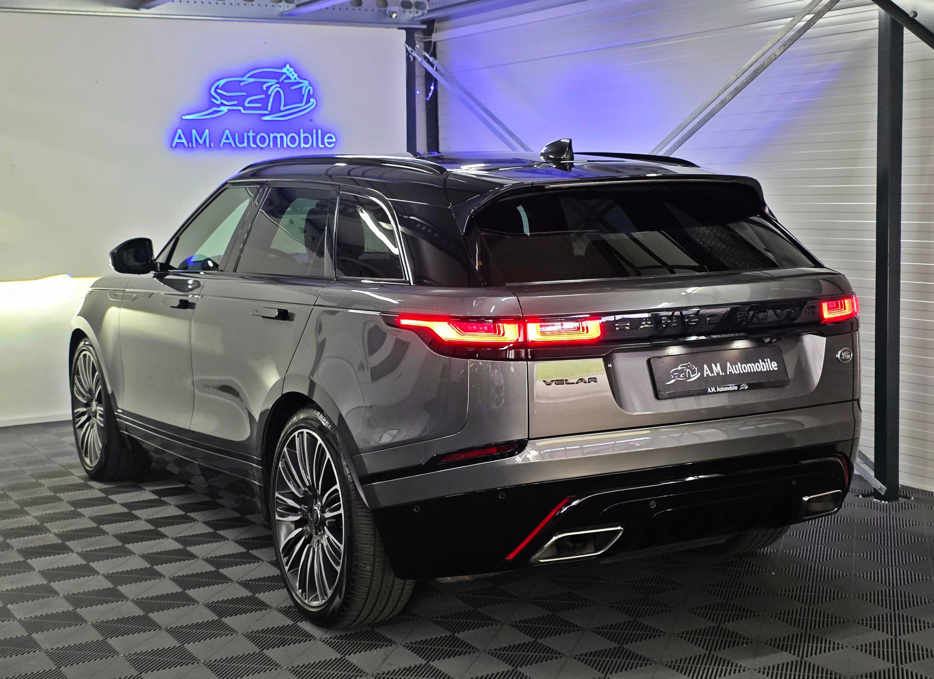LAND ROVER R-Dynamic D 275 SE Automatic-image-6
