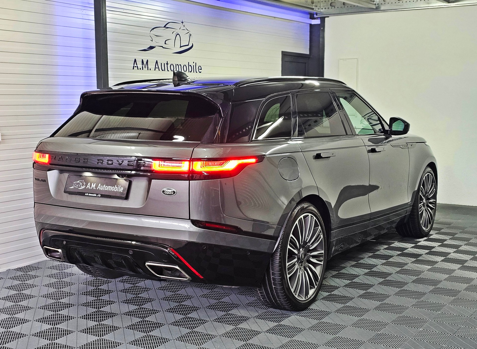 LAND ROVER R-Dynamic D 275 SE Automatic-image-6