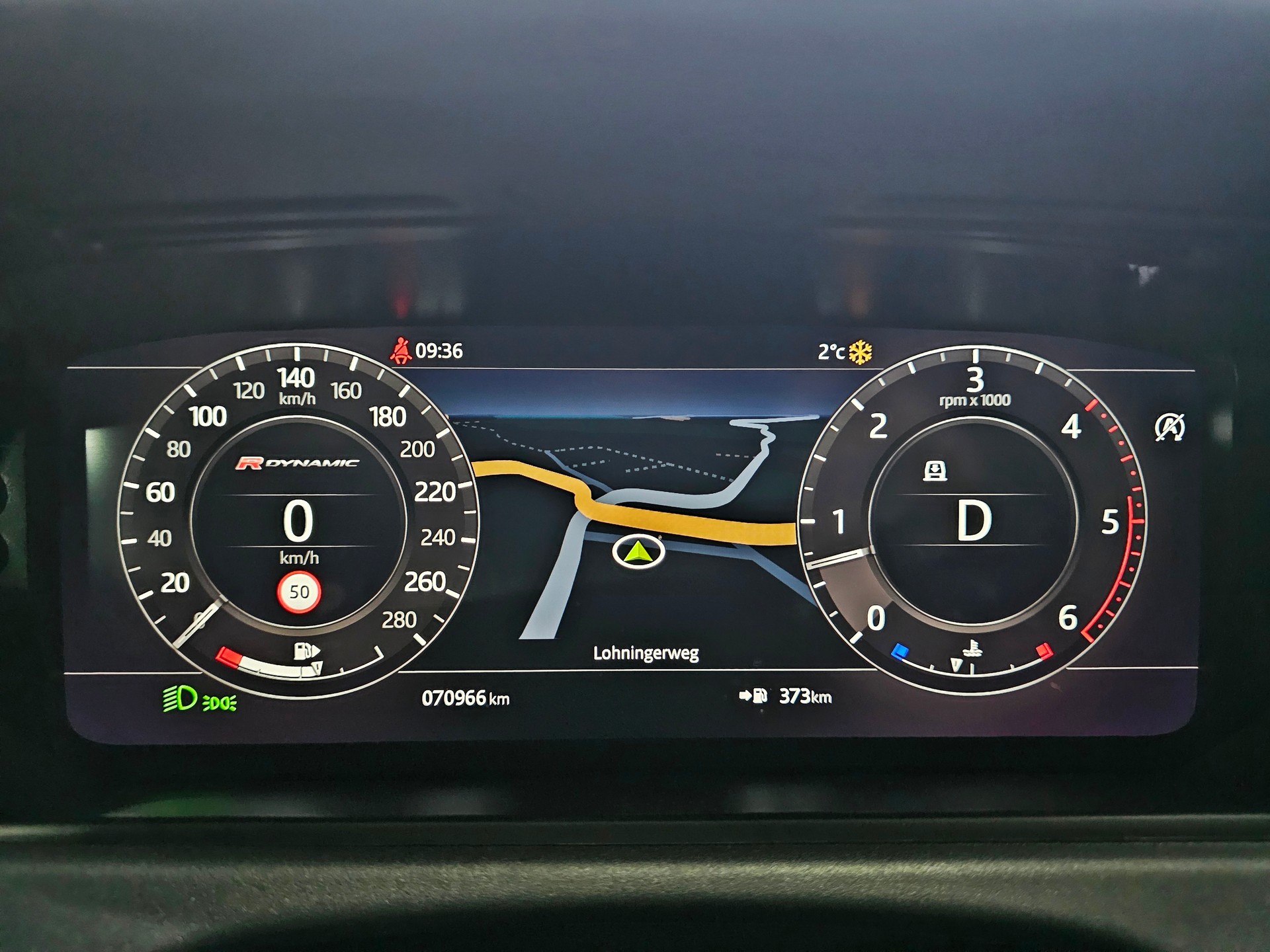 LAND ROVER R-Dynamic D 275 SE Automatic-image-29