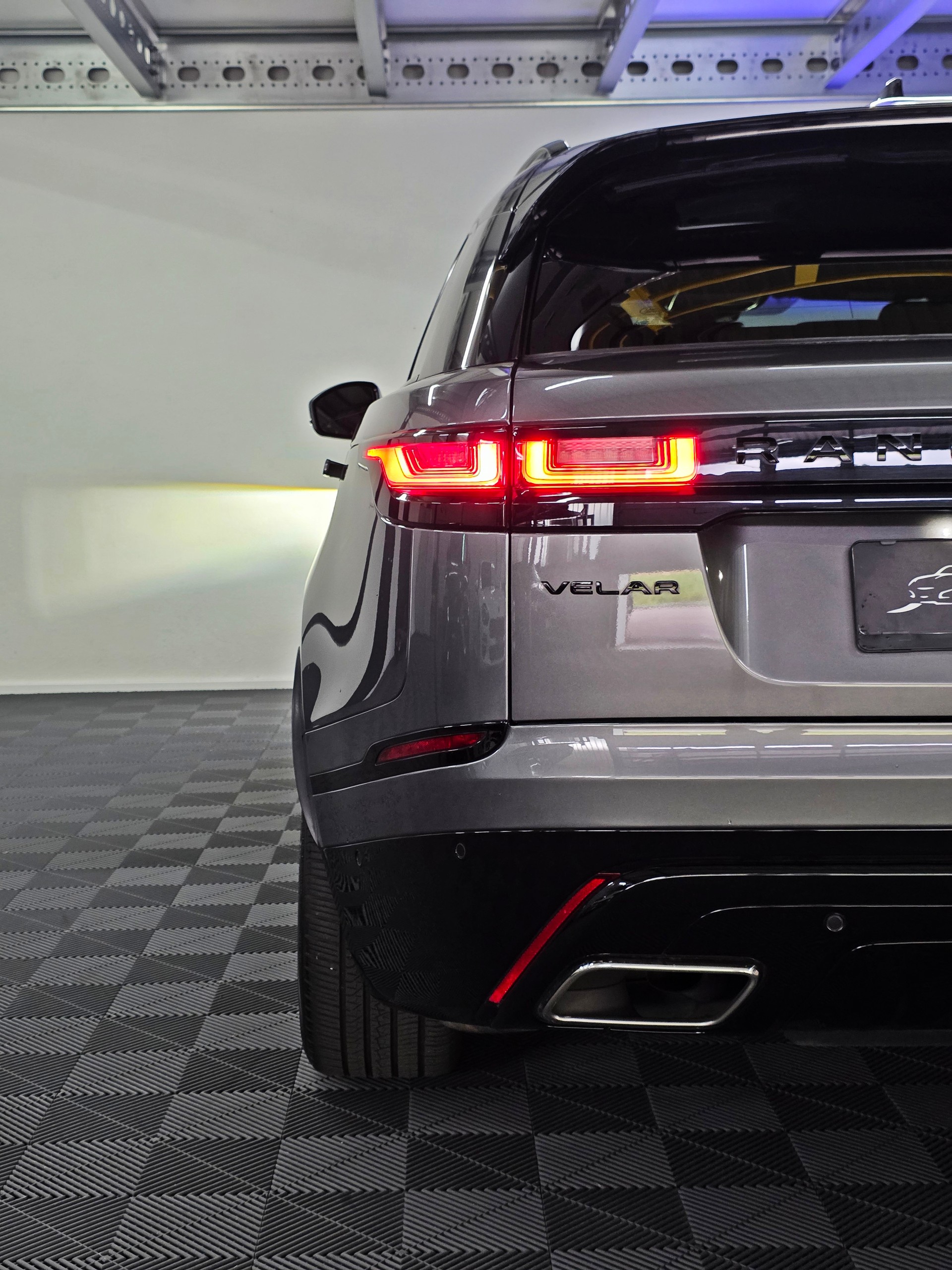 LAND ROVER R-Dynamic D 275 SE Automatic-image-8