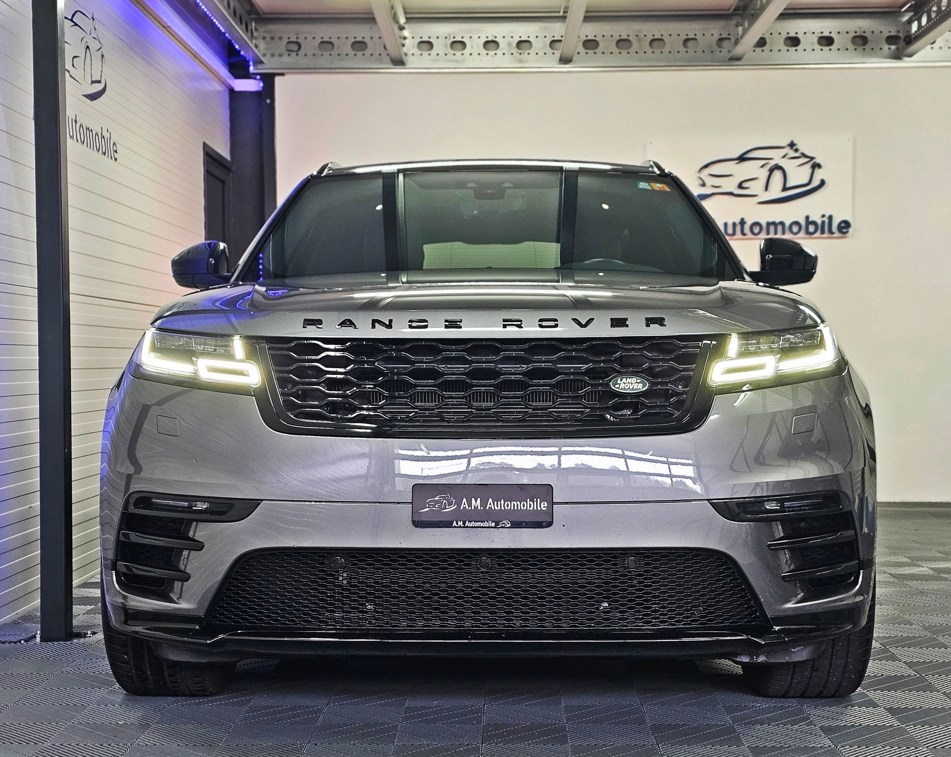 LAND ROVER R-Dynamic D 275 SE Automatic-showroom-element-1