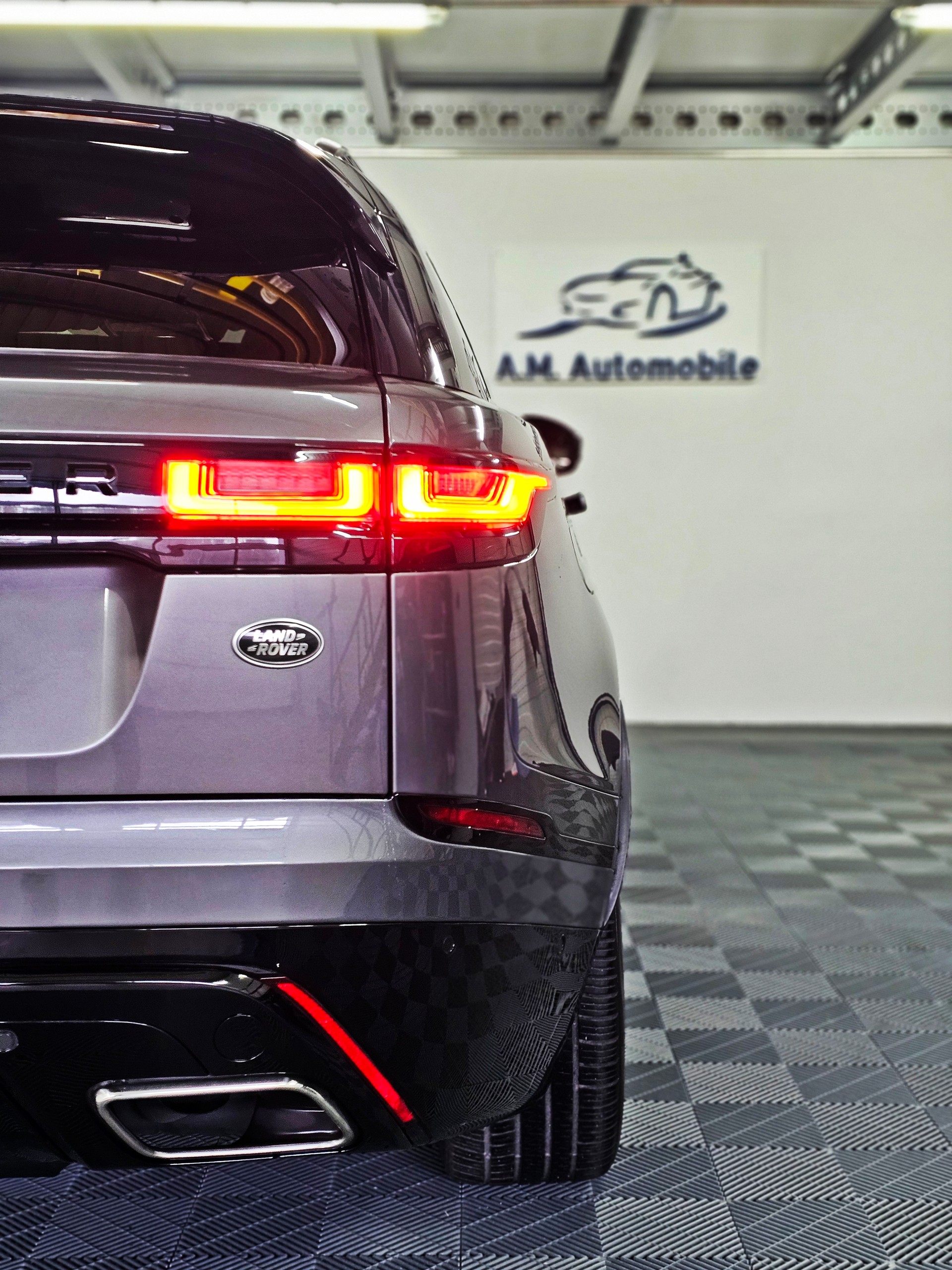LAND ROVER R-Dynamic D 275 SE Automatic-image-8