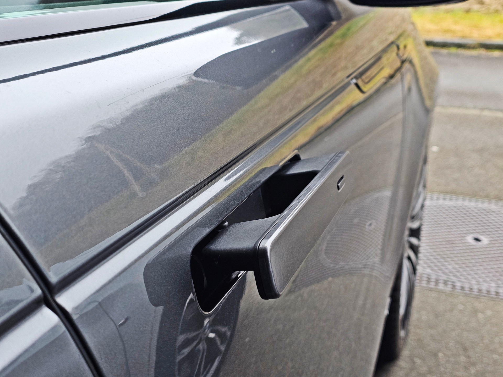LAND ROVER R-Dynamic D 275 SE Automatic-image-24