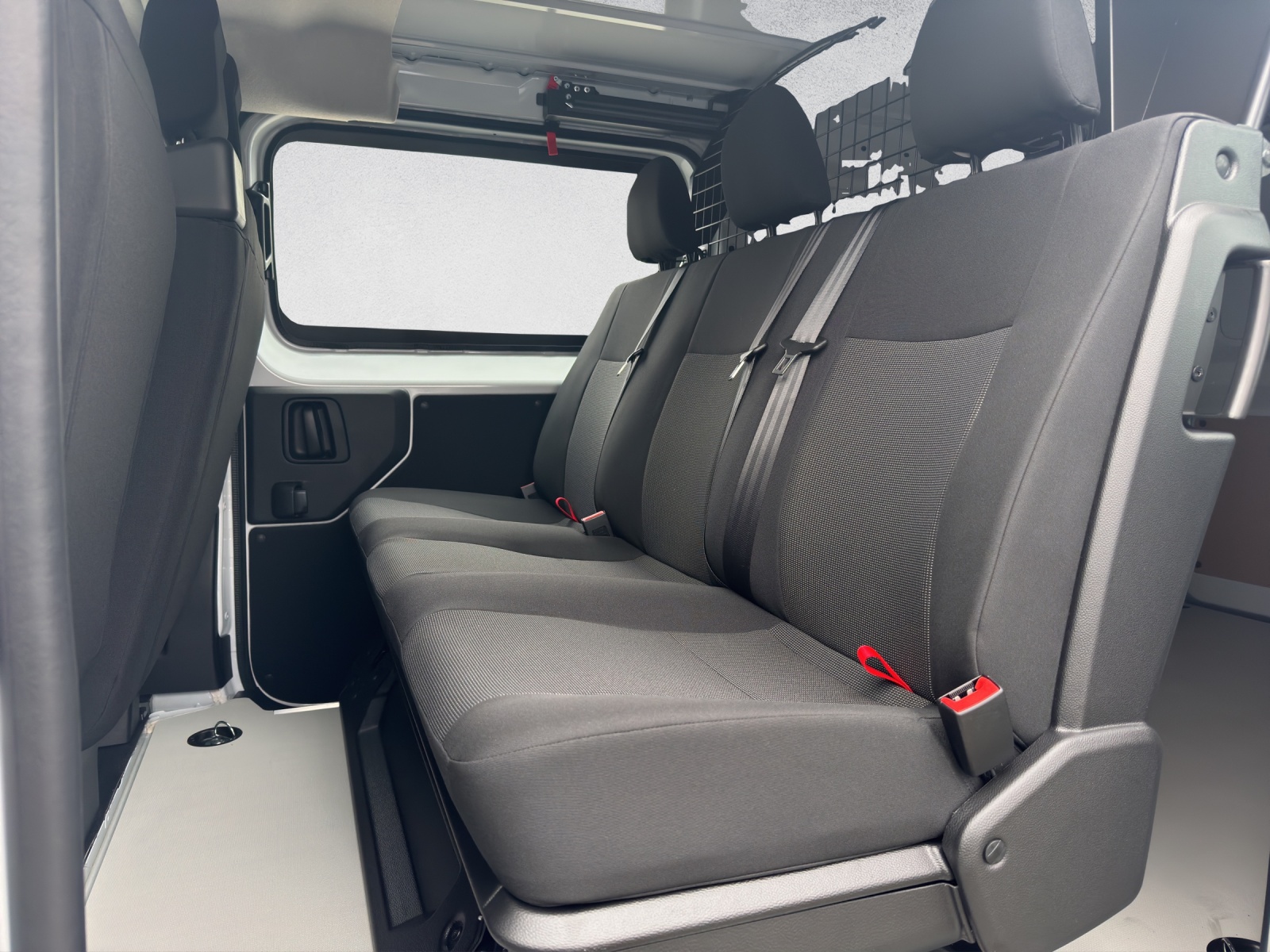 PEUGEOT Expert 2.0 BlueHDi 145 S&S Vertiefte Kabine Long-image-14