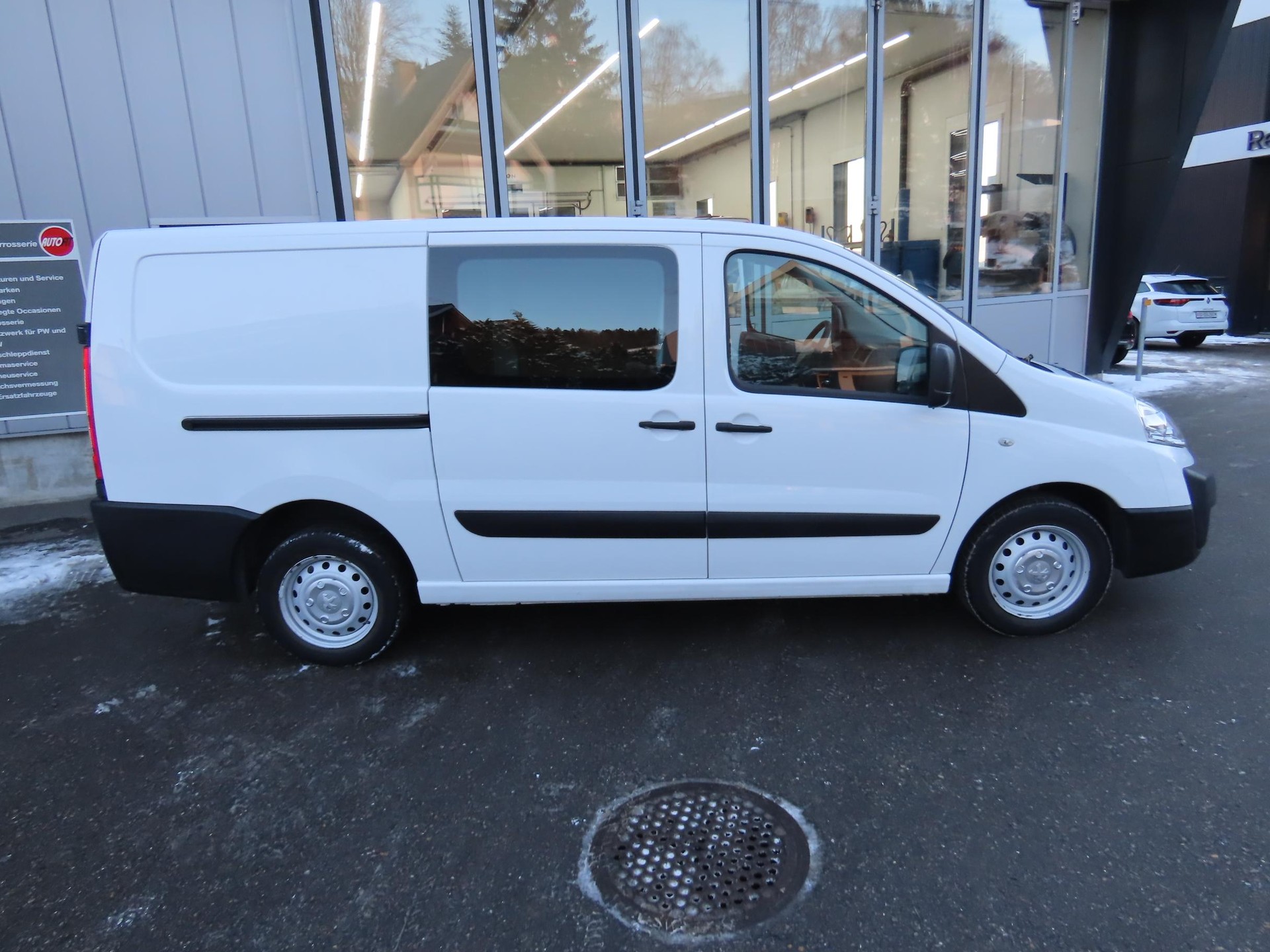 PEUGEOT Expert Kaw. 227 L1H1 2.0 HDI 130-image-5