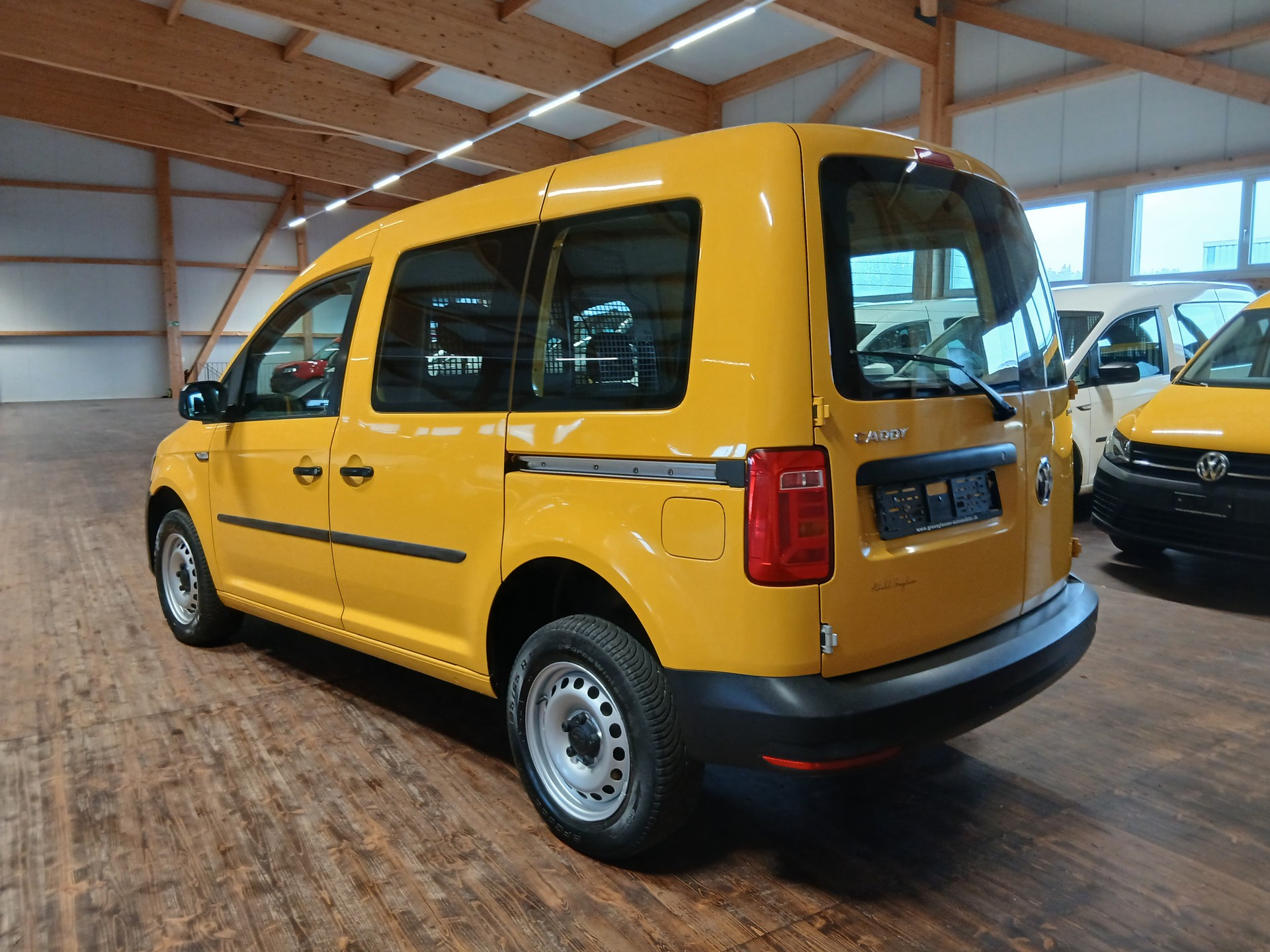 VW Caddy 2.0TDI 4Motion BlueMotion Technology-image-6