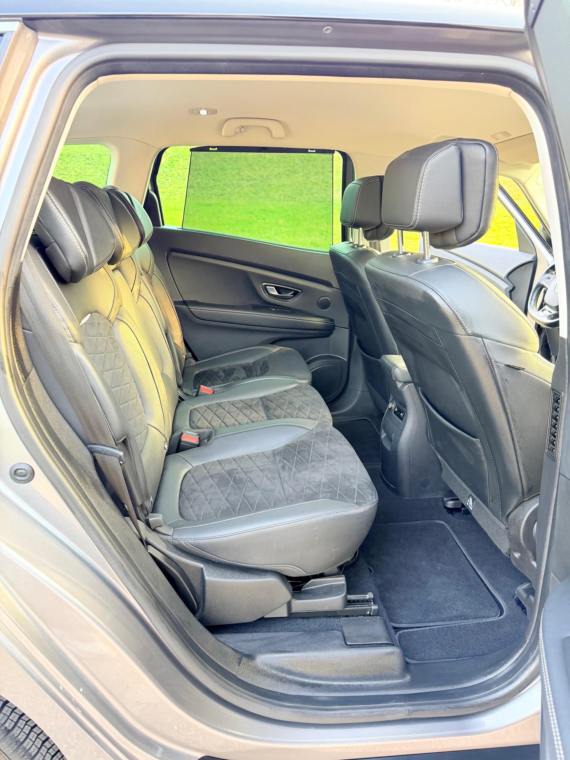 RENAULT GRAND SCENIC 1.3 16V "BLACK EDITION" EDC AUTOMAT MIT 7 SITZE. MIT 44`000 KM. AB MFK AB SERVICE. MIT LEDER. CHF 22`900.--image-29